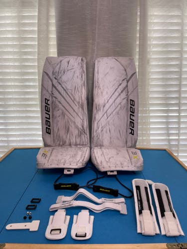 31"  Intermediate Medium Bauer Vapor 3X Goalie Leg Pads (Used)