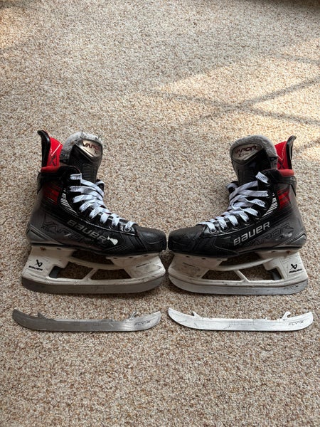 Bauer Vapor X5 Pro Hockey Skates Regular Width Size 2 (Used)