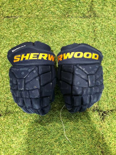 Blue Junior Sher-Wood CODE TMP Pro Gloves 10" (Used)
