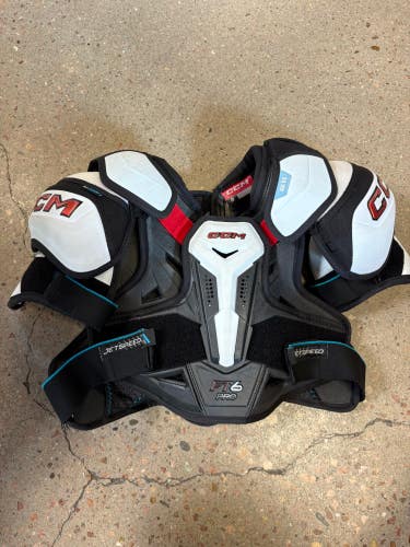 Small Senior CCM Jetspeed FT6 Pro Shoulder Pads (Used)