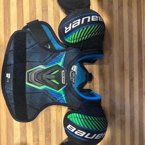 Large Youth Bauer bauer x Shoulder Pads (Used)