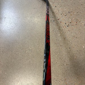 Junior CCM Jetspeed FT7 Pro Hockey Stick Left Hand | Flex 40 P28 (Used)