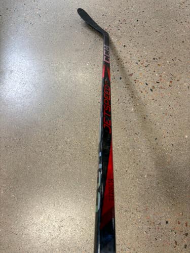 Junior CCM Jetspeed FT7 Pro Hockey Stick Left Hand | Flex 40 P28 (Used)