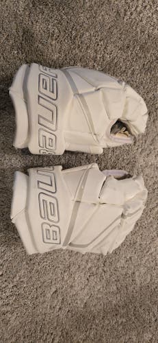 Bauer Vapor Pro Series Gloves 13"