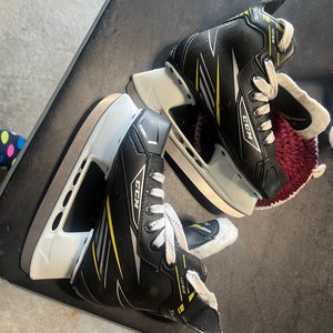 CCM Tacks 1092 Hockey Skates Size 1 (Used)