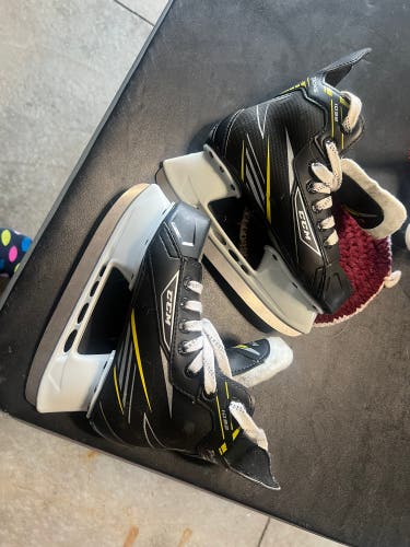 CCM Tacks 1092 Hockey Skates Size 1 (Used)