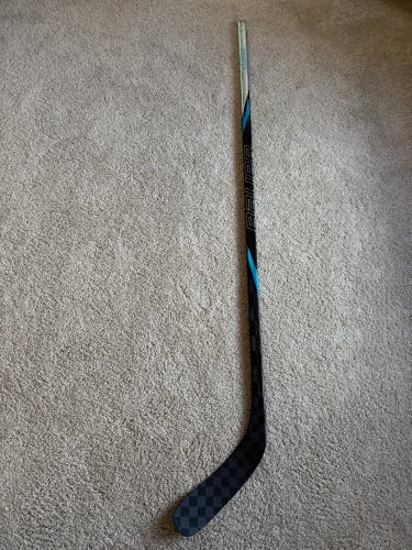 Intermediate Bauer Nexus Tracer Right Handed Hockey Stick P88 (Used)