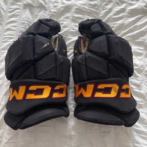CCM D30 Gloves 15" Pro Stock (Used)