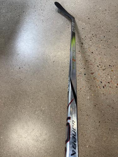 Intermediate Bauer Vapor Hyperlite 2 Hockey Stick Left Hand | P92 55 Flex (Used)
