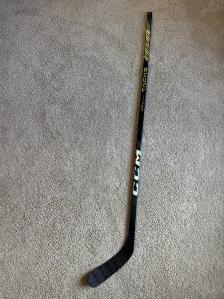Intermediate CCM AS-VI PRO Right Handed Hockey Stick P88 (Used)