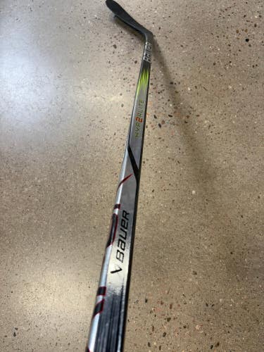 Junior Bauer Vapor Hyperlite 2 Hockey Stick Left Hand | P92 50 Flex (Used)