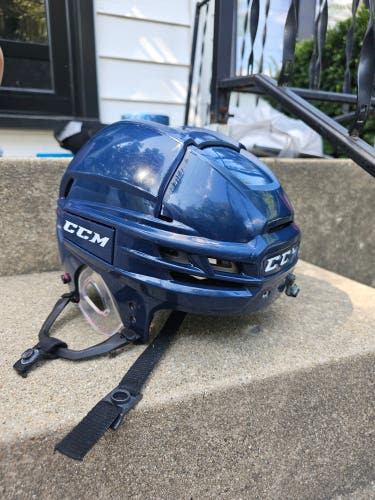 Medium CCM Tacks 910 Helmet (Used)
