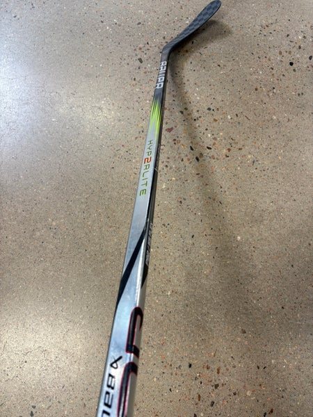 Intermediate Bauer Vapor Hyperlite 2 Hockey Stick Right Handed | P92 55 Flex (Used)