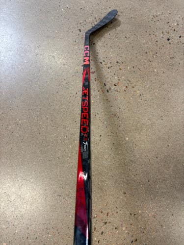 Junior CCM Jetspeed FT7 Pro Hockey Stick Right Handed | P28 50 Flex (Used)