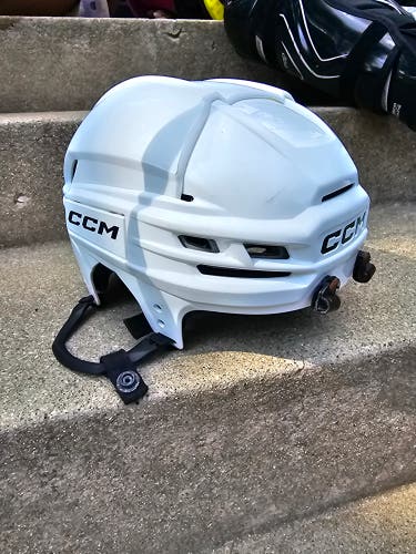Medium CCM Tacks 910 Helmet (Used)