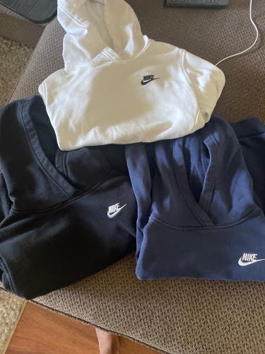 Nike- Boys Large Nike Sweatshirts (Used)- 3