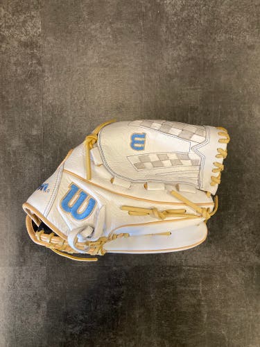 Wilson A1000 Outfield Softball Glove | RH 12.5"