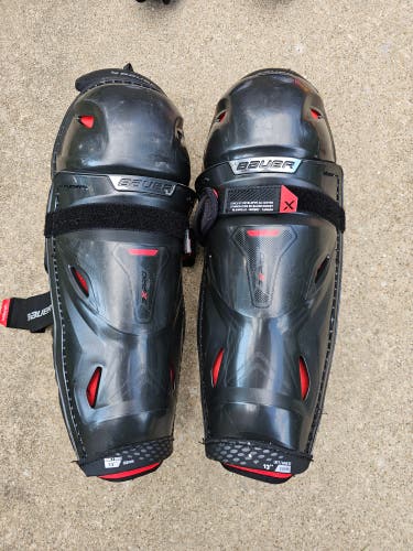 Intermediate Bauer Vapor 3X Pro 13" Shin Pads (Used)