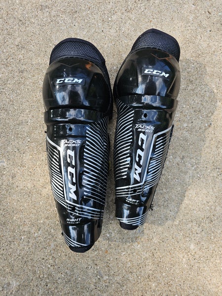 Youth CCM Tacks 9550 9" Shin Pads (Used)