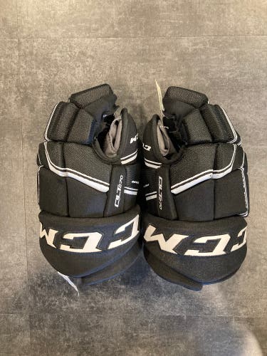 14" Senior CCM QLT270 Gloves