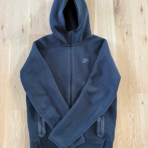 Black Men's Small Nike Sweatshirt (Used)
