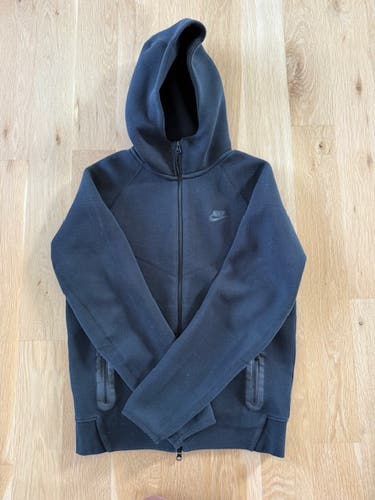 Black Men's Small Nike Sweatshirt (Used)