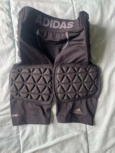 Medium Youth Adidas football girdle good condition (Used)