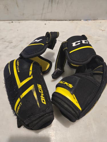 Junior Medium CCM Tacks 9040 Elbow Pads (Used)