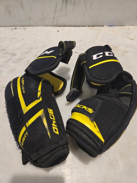 Junior Medium CCM Tacks 9040 Elbow Pads (Used)