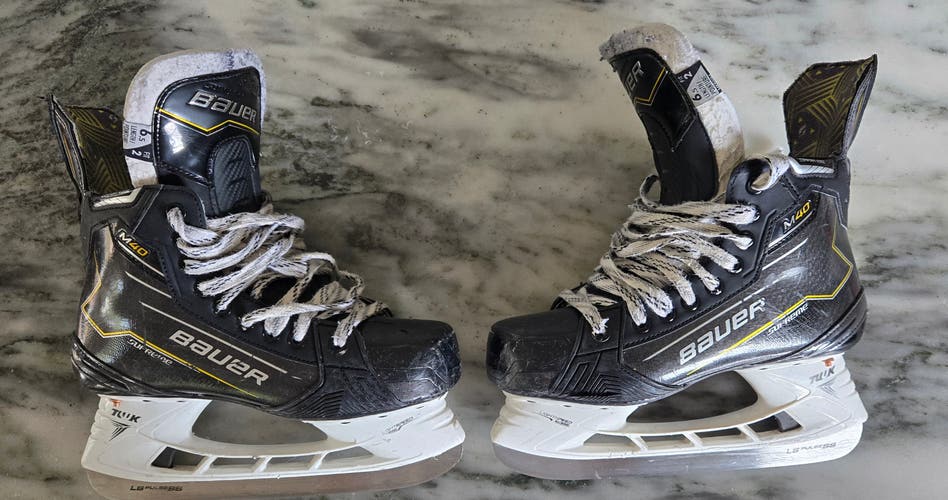 2024 Bauer Supreme M40 Hockey Skates Regular Width (Used)