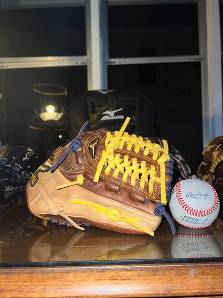 2010 Mizuno Classic Pro Soft RH Infield Baseball Glove 11.5" (Used)