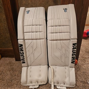 31" Vaughn Velocity VE8 Pro Goalie Leg Pads (Used)