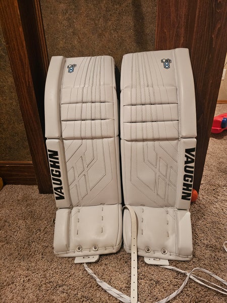 31" Vaughn Velocity VE8 Pro Goalie Leg Pads (Used)