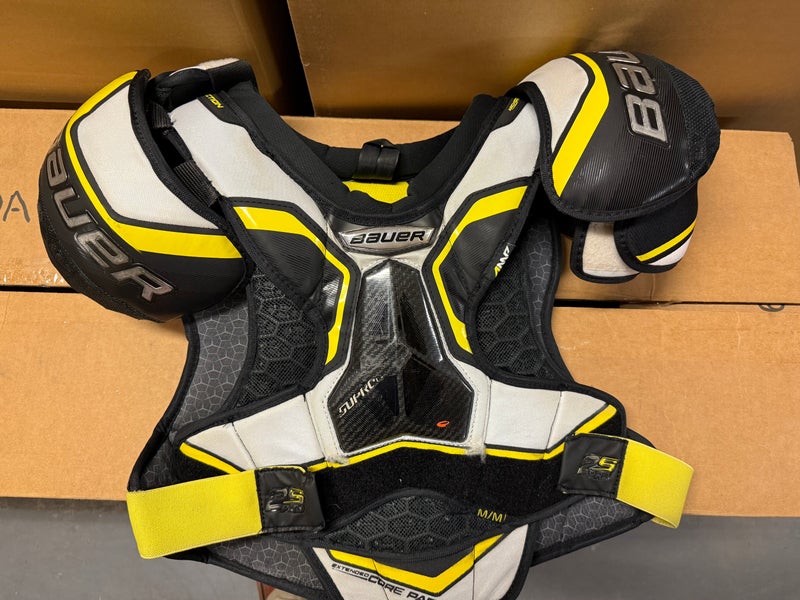 Men's Medium Senior Bauer Supreme 2S Pro Shoulder Pads (Used)