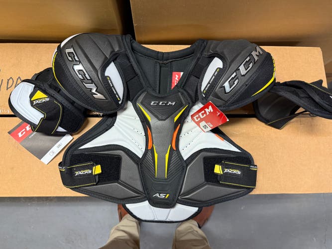 Men's Small Senior CCM Super Tacks AS1 Shoulder Pads (New/Never used)