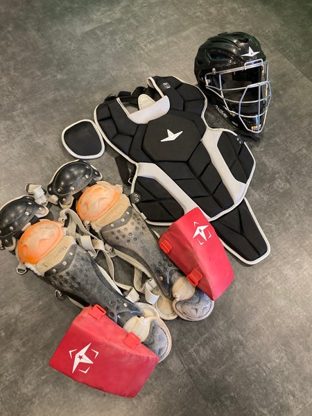 Intermediate All-Star Top Star Catcher's Set | Wilson Leg Guards