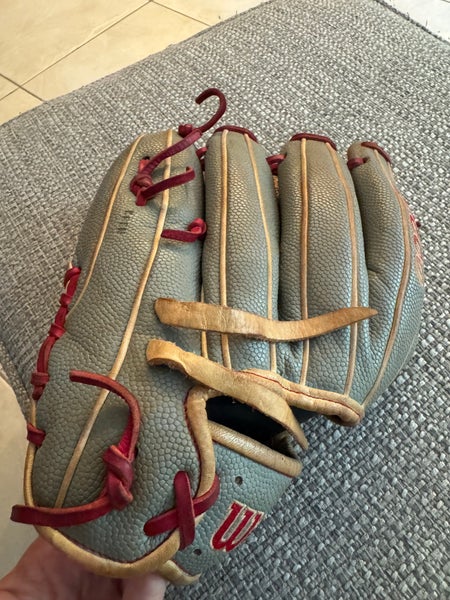 Wilson A2000 RH Infield Baseball Glove 11.5" (Used)