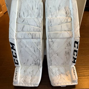 34" 2023 CCM Extreme Flex 5.5 Goalie Leg Pads (Used)