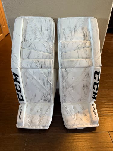 34" 2023 CCM Extreme Flex 5.5 Goalie Leg Pads (Used)