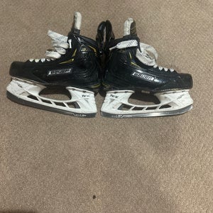 2018 Bauer Supreme 2S Pro Hockey Skates Regular Width Size 4 (Used)