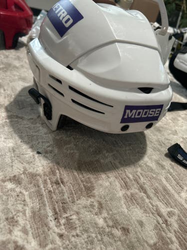 Large Bauer 7500 Helmet
