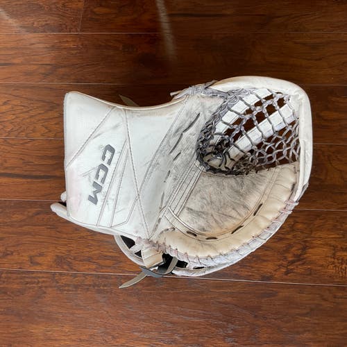 CCM Axis 2 580 Break Goalie Glove