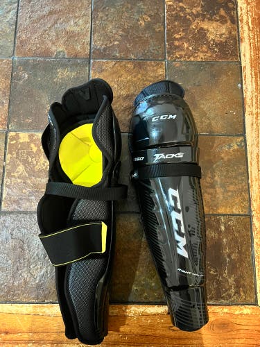 Senior CCM Tacks 9550 17" Shin Pads (Used)