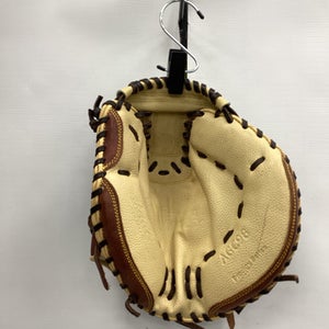 Used Akadema AGC 98 BB/SB Catchers RH Throw None 32" 11851-S000037761