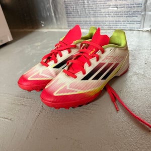 White Unisex 3Y (Big Kids / Youth) Youth Adidas Shoes (Used)
