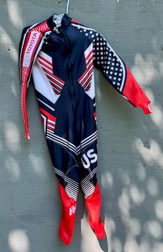 Men's Large Helly Hansen Padded GS Ski Suit (New without tags) FIS Legal