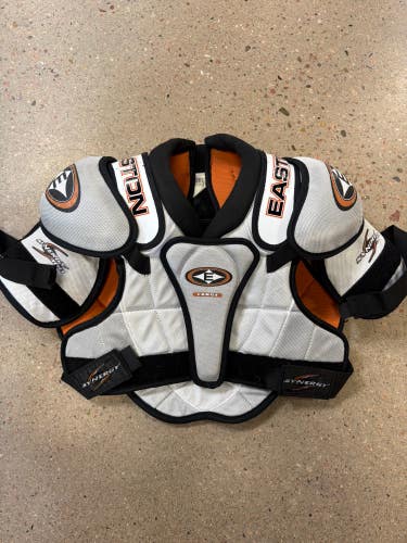 Large Senior Easton Synergy 300 Shoulder Pads (Used)