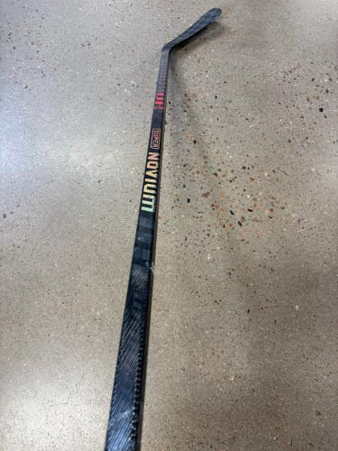 Senior Warrior Super Novium Hockey Stick Right Handed | W03 85 Flex (Used)