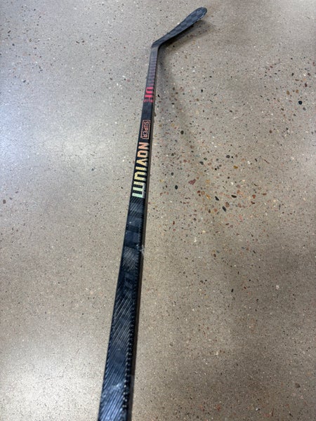 Senior Warrior Super Novium Hockey Stick Right Handed | W03 85 Flex (Used)