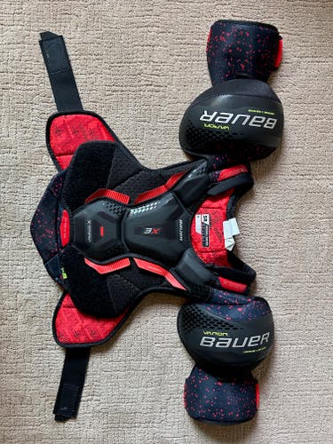 Men's Medium Senior Bauer Vapor 3X Shoulder Pads (Used)